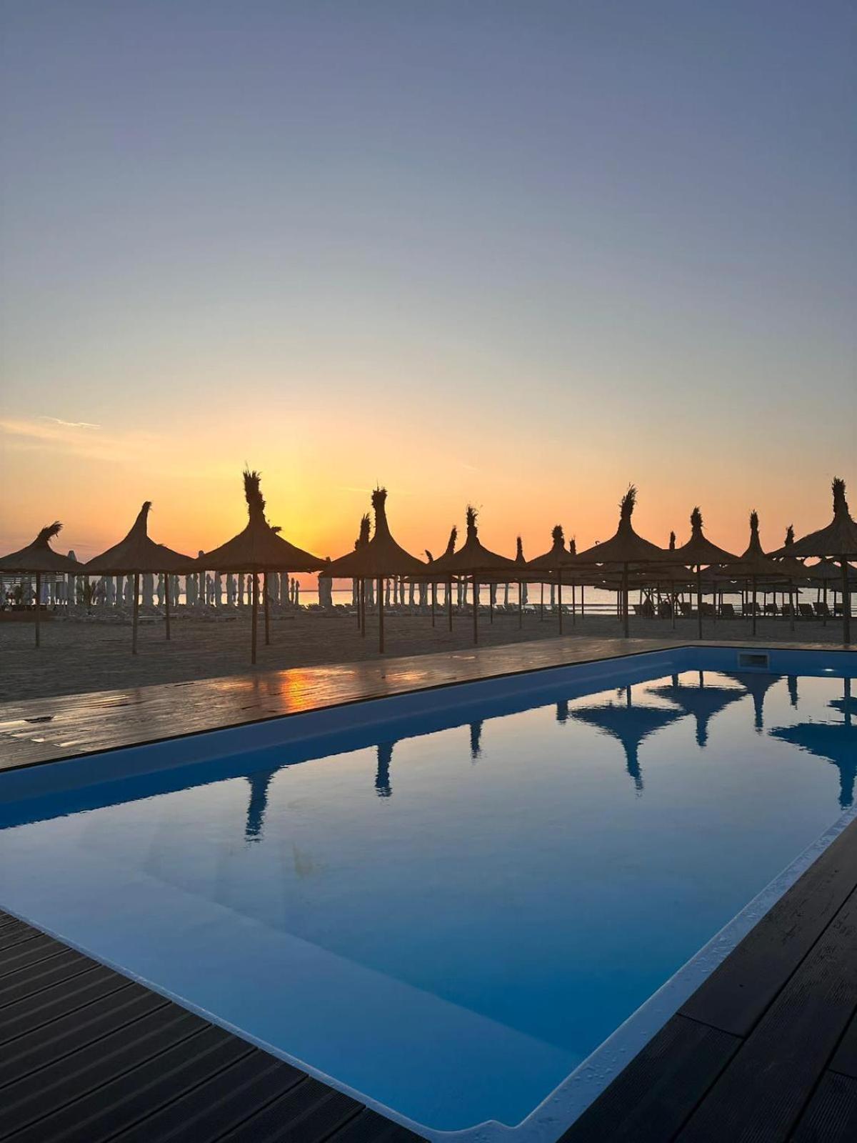 Promenada Sea View Apartment Navodari Bagian luar foto